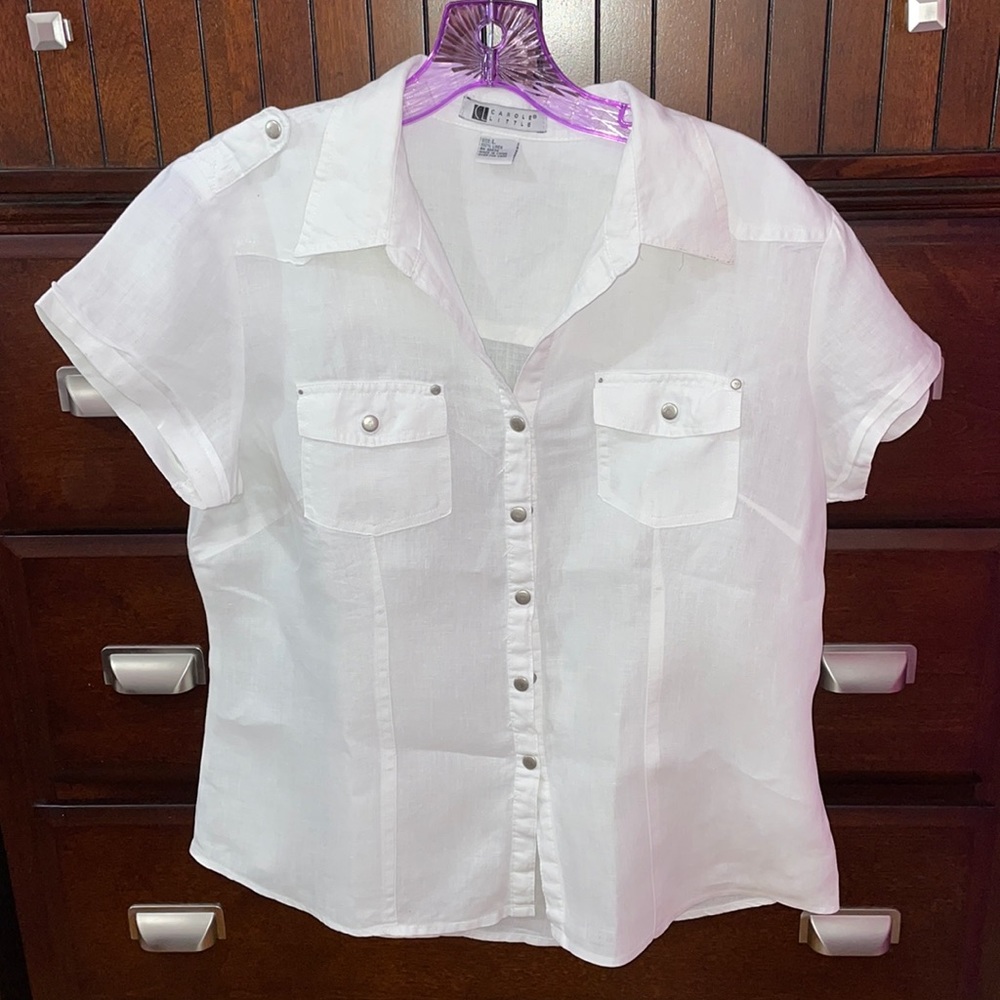Women’s White Button-Up Blouse 🪽